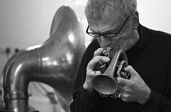 Dave Holdsworth (rehearsal) - photo: Robert Burns